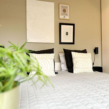 Bed & Breakfast Waterpoort - Incl Gratis Licht Ontbijt En Parking Sneek Eksteriør billede