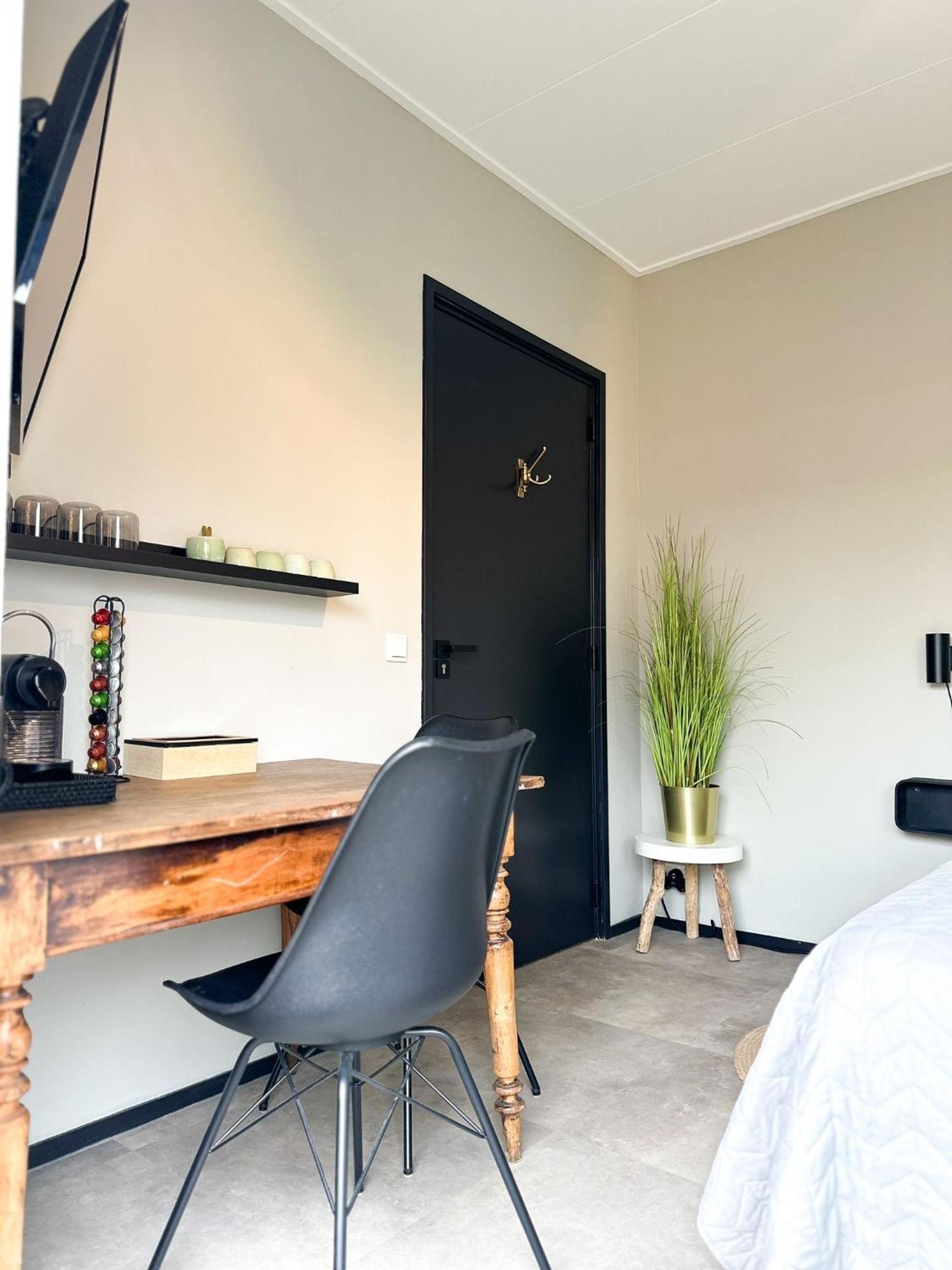 Bed & Breakfast Waterpoort - Incl Gratis Licht Ontbijt En Parking Sneek Eksteriør billede