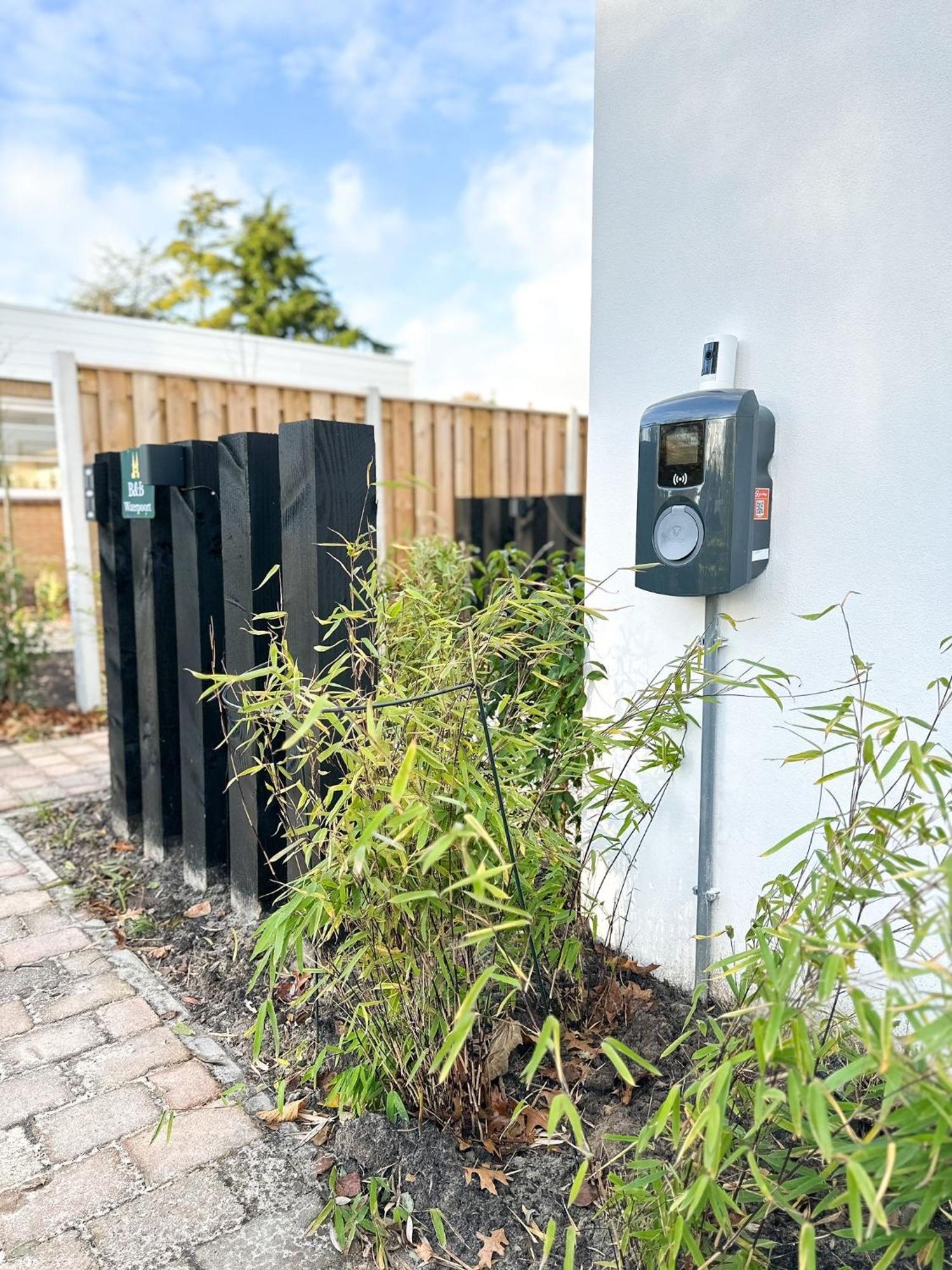 Bed & Breakfast Waterpoort - Incl Gratis Licht Ontbijt En Parking Sneek Eksteriør billede